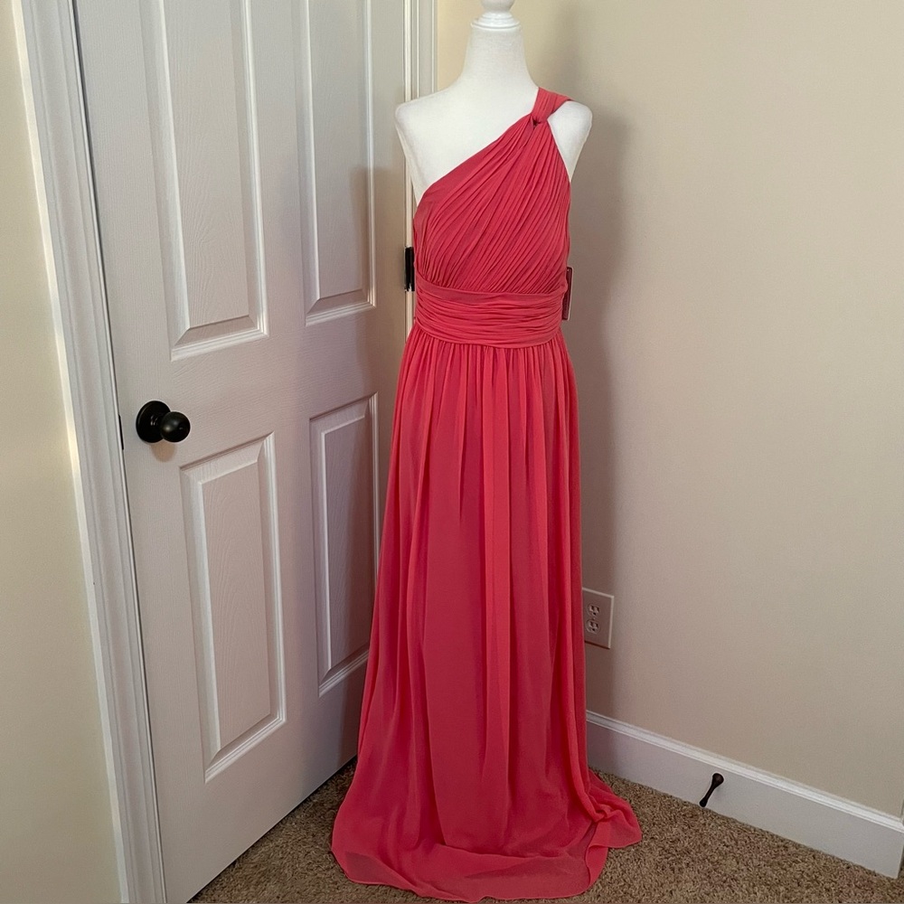 Donna Morgan Elegant Deep Coral Chiffon One-Shoulder Dress Women’s Size 6